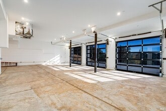 Building Photo - 1580 Clear Ridge Dr