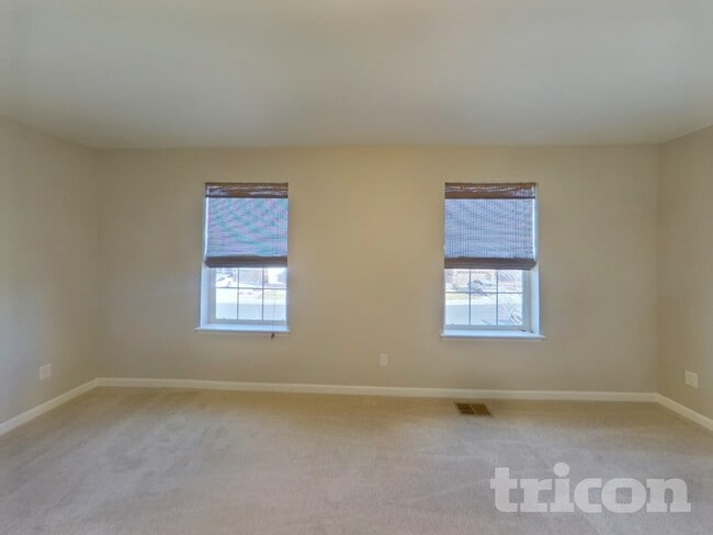 Building Photo - 7360 Blue Water Dr