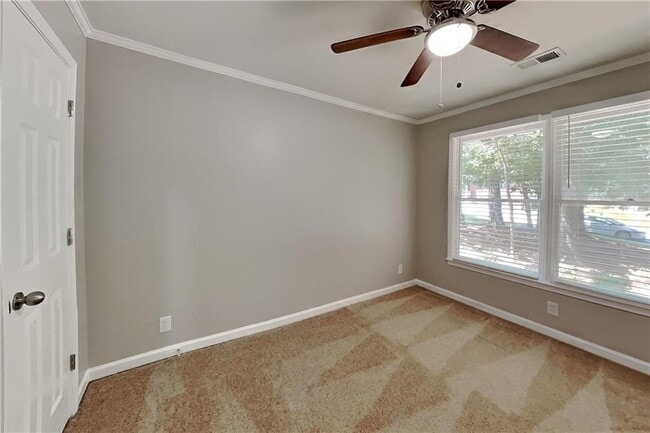 Building Photo - 5665 Enchantress Ln NE