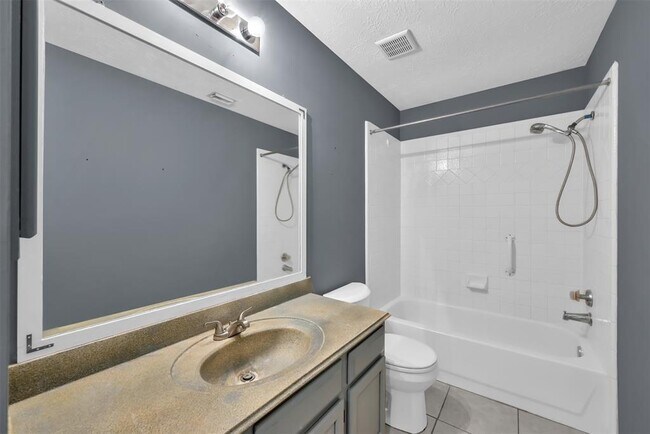 Building Photo - 10914 Waterview Cir