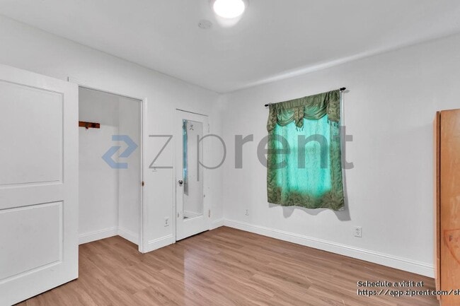 Building Photo - 1008 92nd Ave