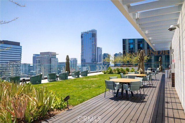 Building Photo - 877 Francisco St