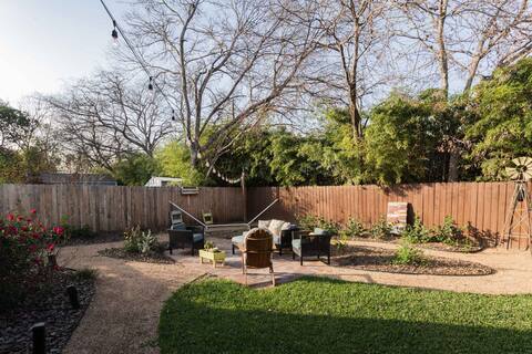 Backyard - 419 W Lullwood Ave.