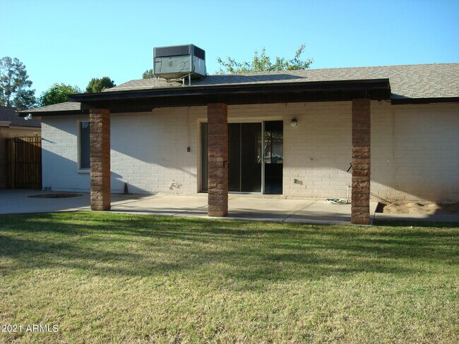 Building Photo - 3933 W Pershing Ave