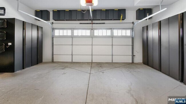 Building Photo - 54 Landmark Ln