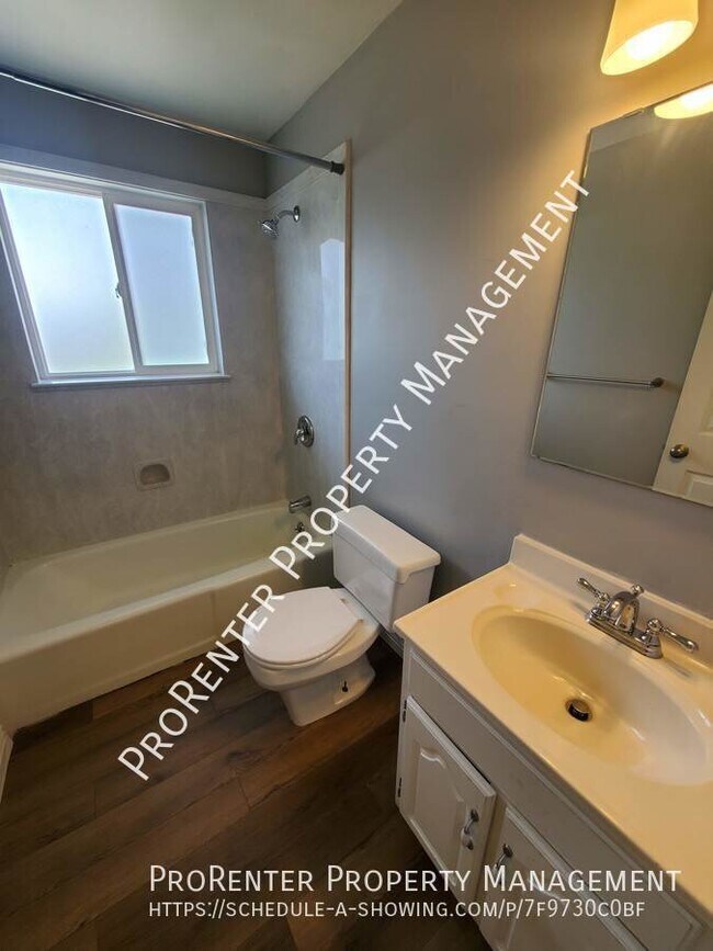 Building Photo - 865 E 350 N