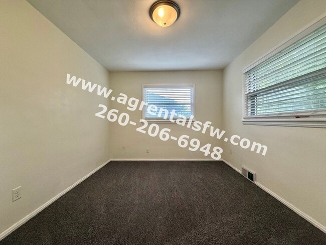 Building Photo - 4620 Taylor St