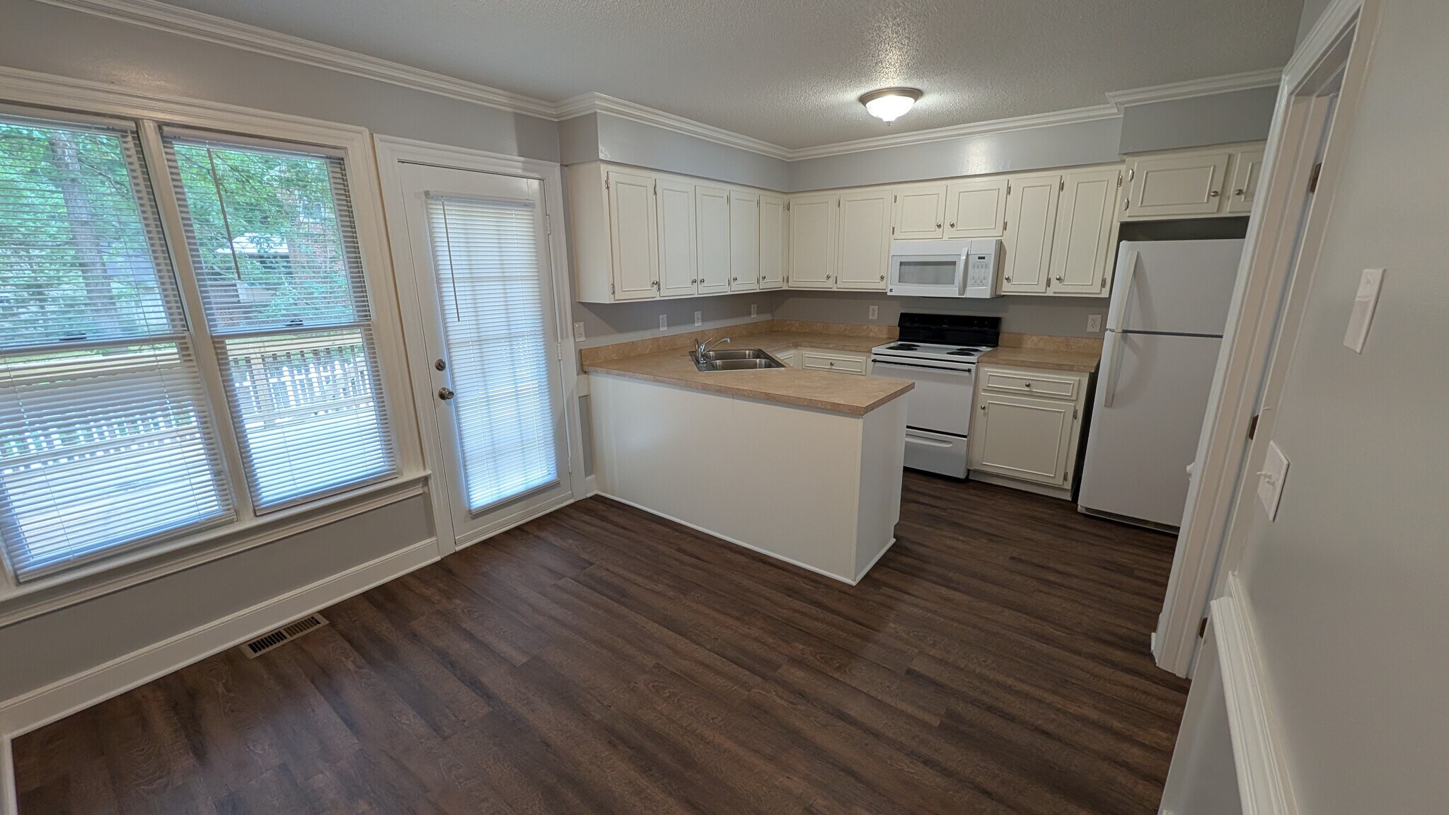 Building Photo - 318 Olde Towne Dr
