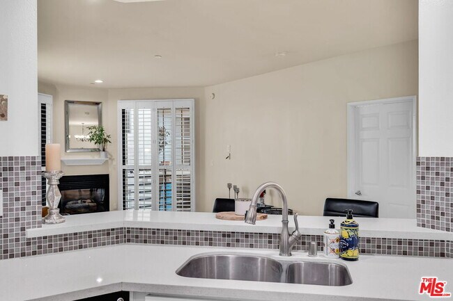 Building Photo - 12000 Goshen Ave