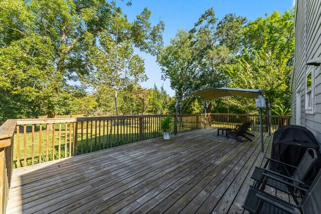 Building Photo - 71 Hideaway Dr