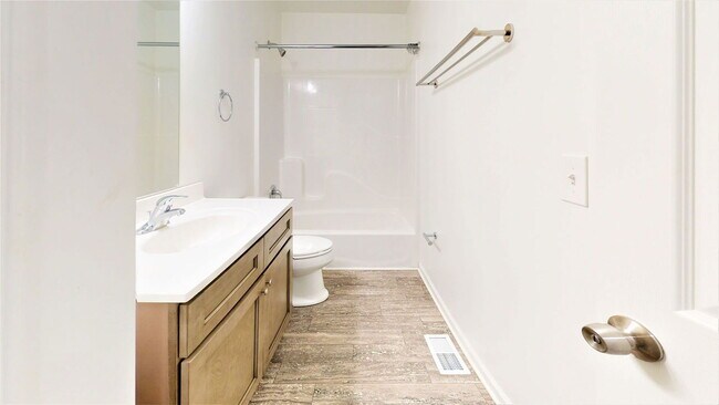 Building Photo - 417 E 18th Ave