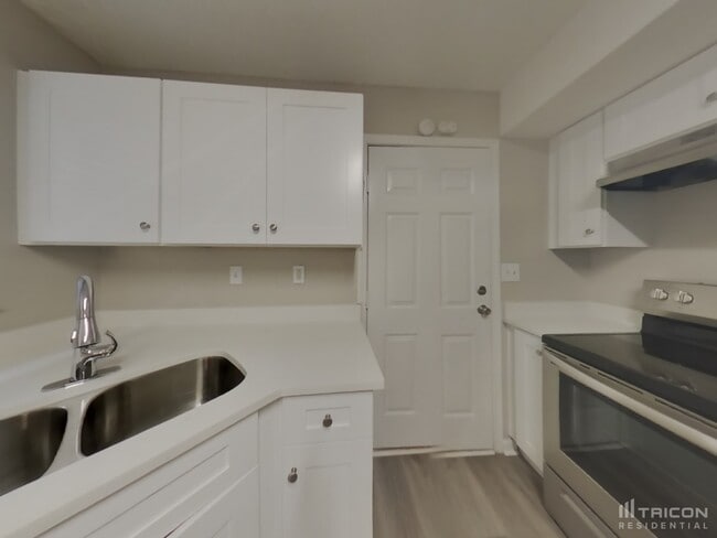 Building Photo - 39 Pine Grove Cir