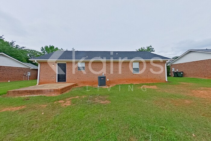 Building Photo - 320 Deerpark Drive