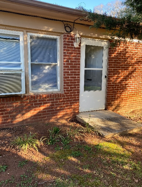 Building Photo - 110 Evergreen Ln