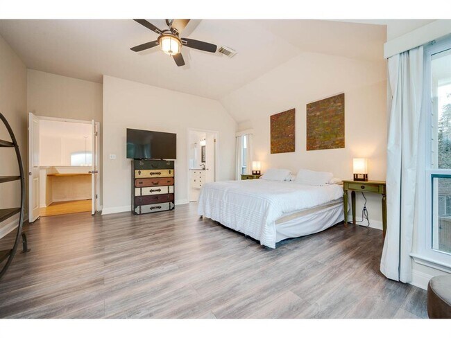 Building Photo - 4032 Dominion Cove