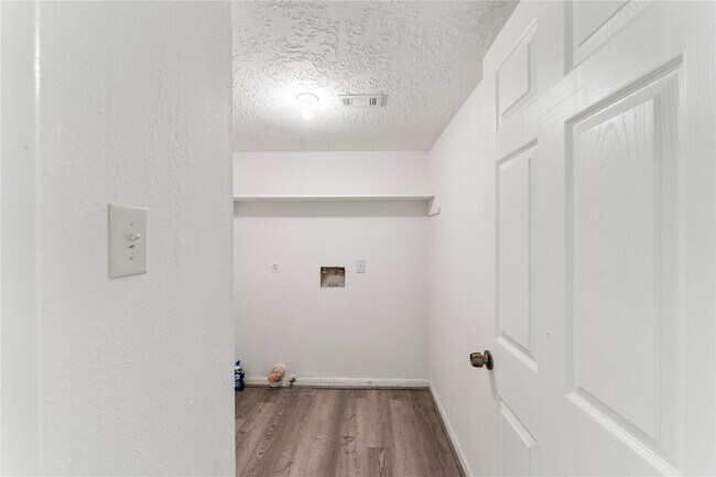 Building Photo - 6422 Chatham Island Ln