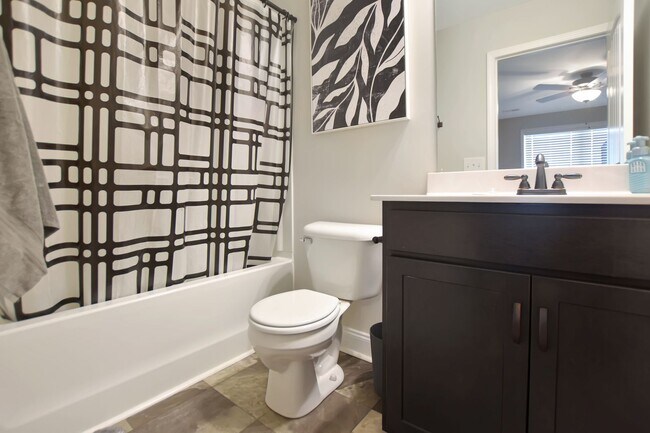 Building Photo - Pet Friendly Two Bedroom!