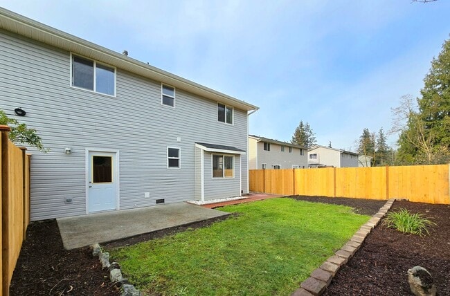 Building Photo - 7513 59th Dr NE