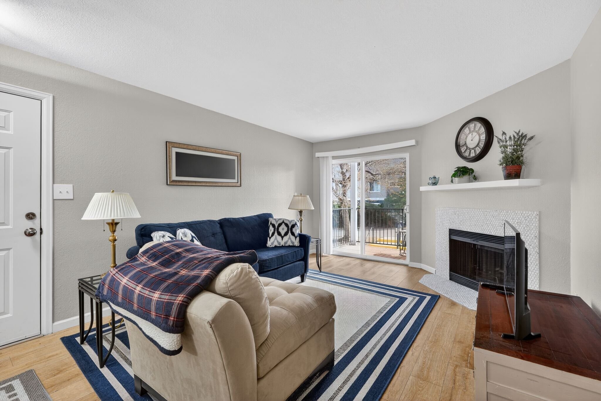 Building Photo - 13085 W Cedar Dr