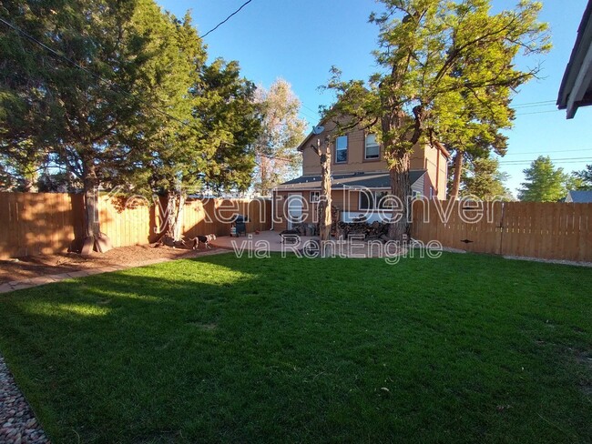 Building Photo - 12 E Quincy Ave