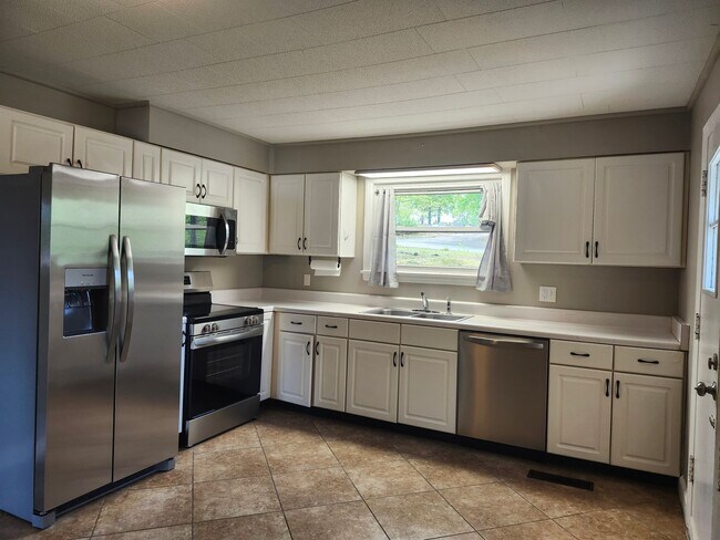 Building Photo - 3 bedroom 2 bath home in the desirable Belvoir Area in Chattanooga