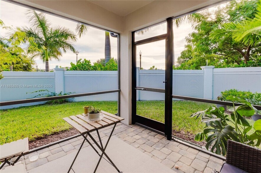 Building Photo - 3001 Hibiscus Ave