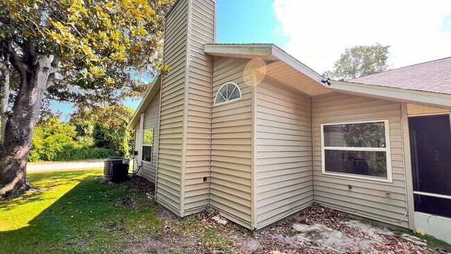 Building Photo - 23 Winding Woods Trail