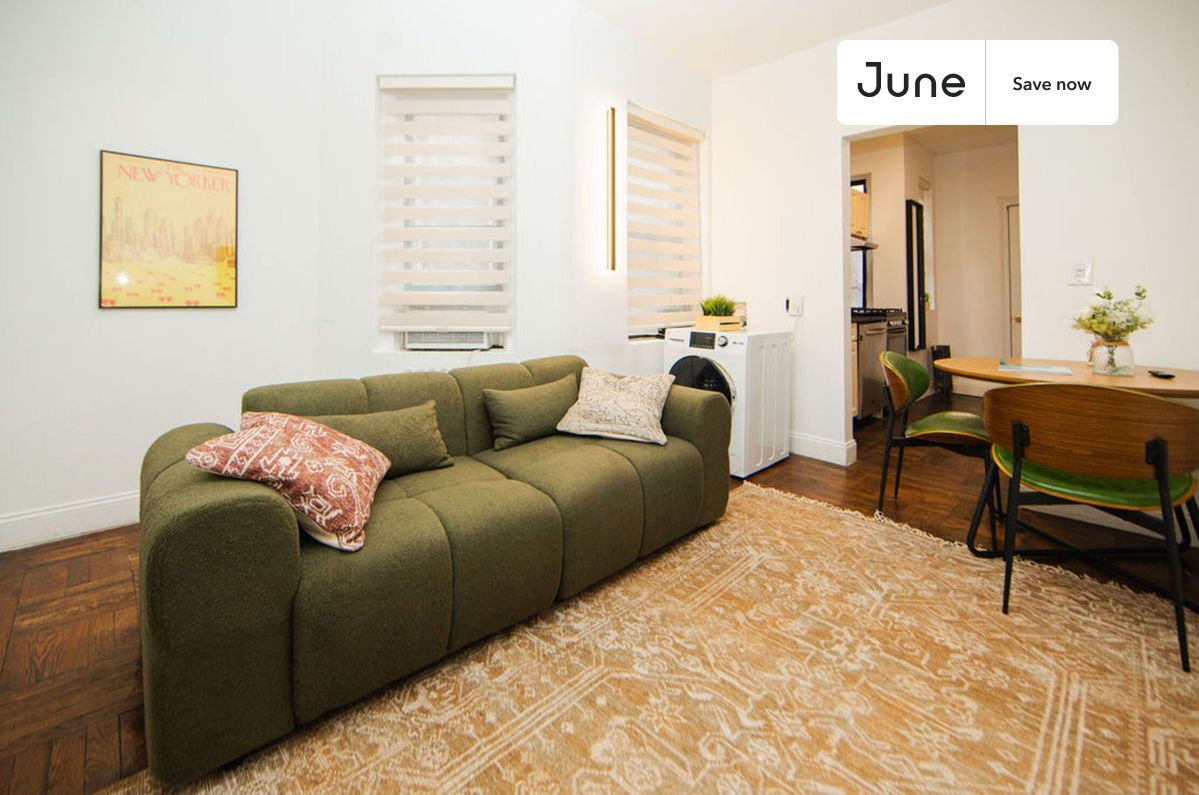 Building Photo - 715 E 5th St