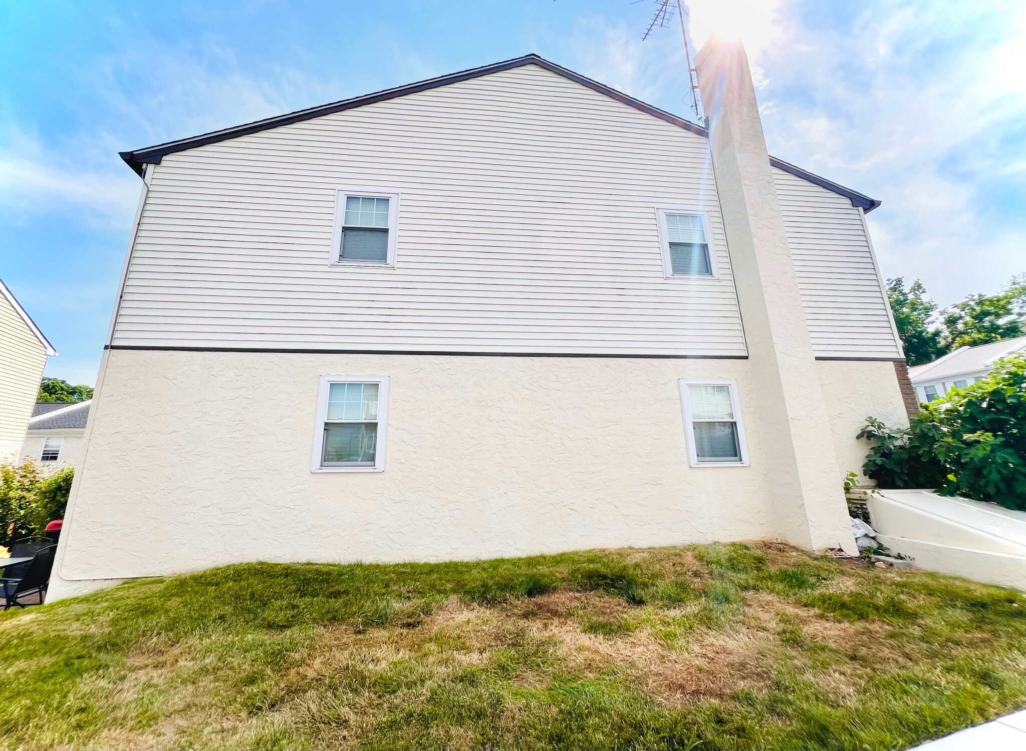 Building Photo - 515 N York Rd