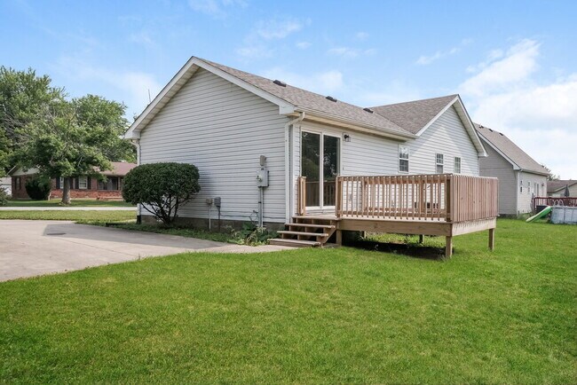 Building Photo - 127 Agin Way