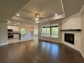Building Photo - Bella Vista- Single-Family Home- Sought After Creekwood Plan