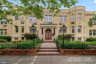 Building Photo - 3024 Wisconsin Ave NW
