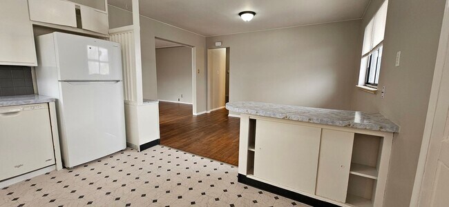 Building Photo - 1134-1138 N Akron St