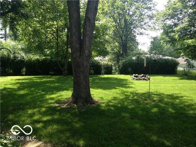 Building Photo - 818 E Auman Dr