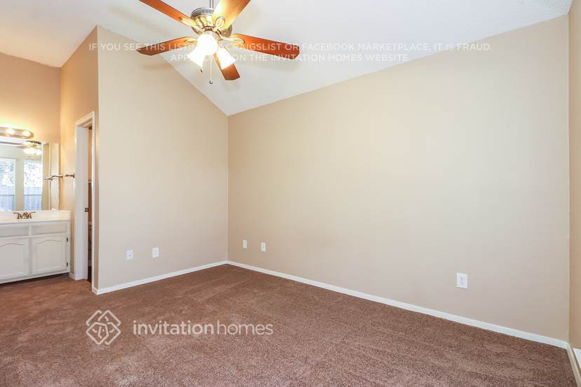 Building Photo - 313 Sunnyview Dr