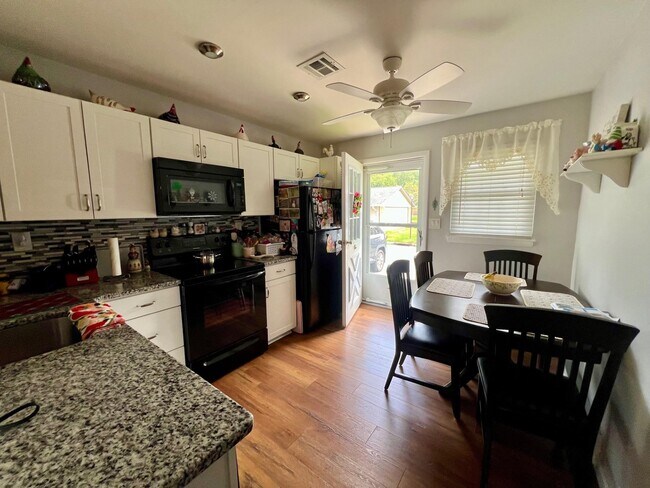 Building Photo - 369 Woodbridge Dr