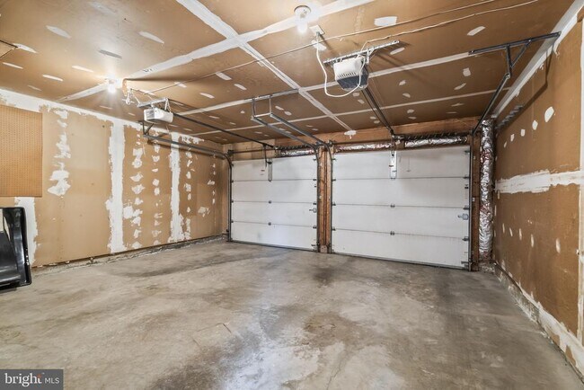 Building Photo - 7603 Woodstown Dr