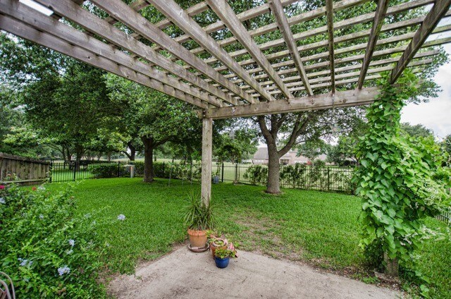 Building Photo - 21427 Willow Glade Dr