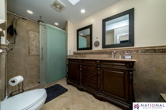 Building Photo - 37709 Glengrove Dr