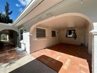 Building Photo - 111 Rio De Paz