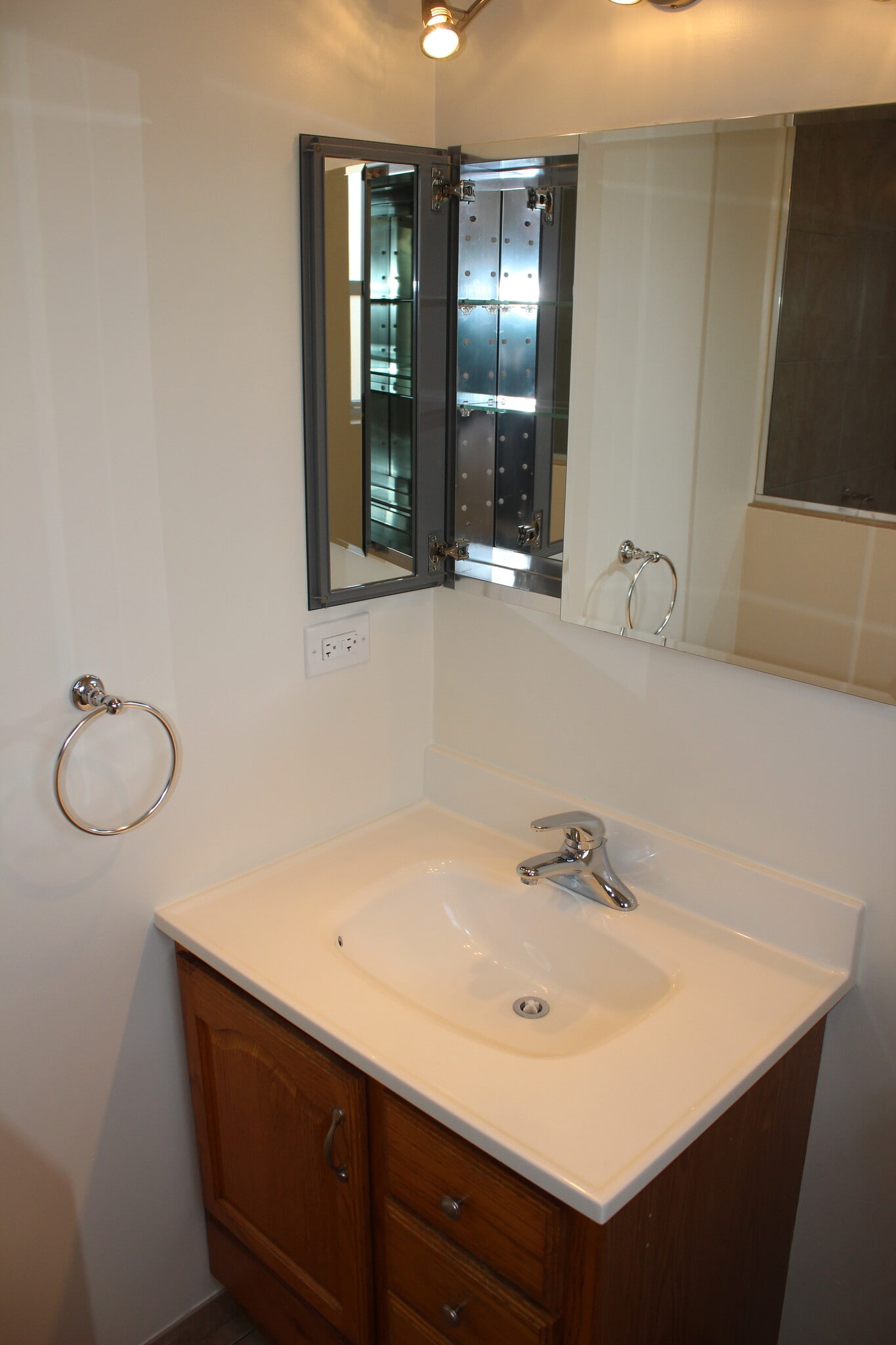 Building Photo - 14437 S Ravinia Ave