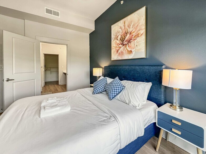 Building Photo - 2901 Indiana St