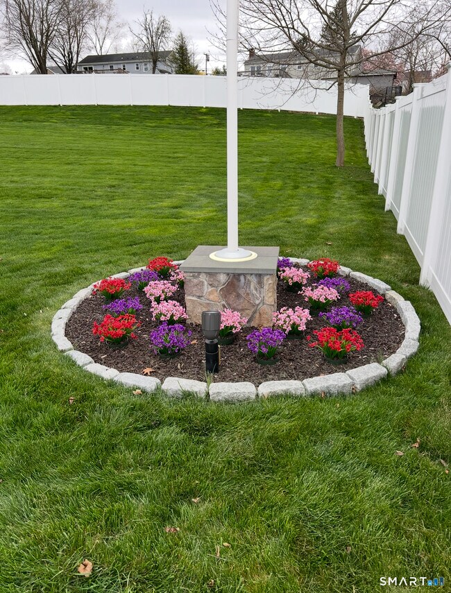 Building Photo - 5 Mendes Rd