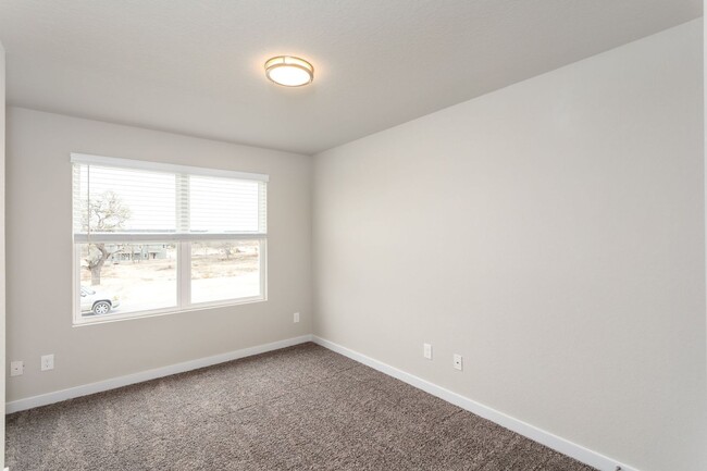 Building Photo - NW San Antonio Townhome in Hunters Ranch