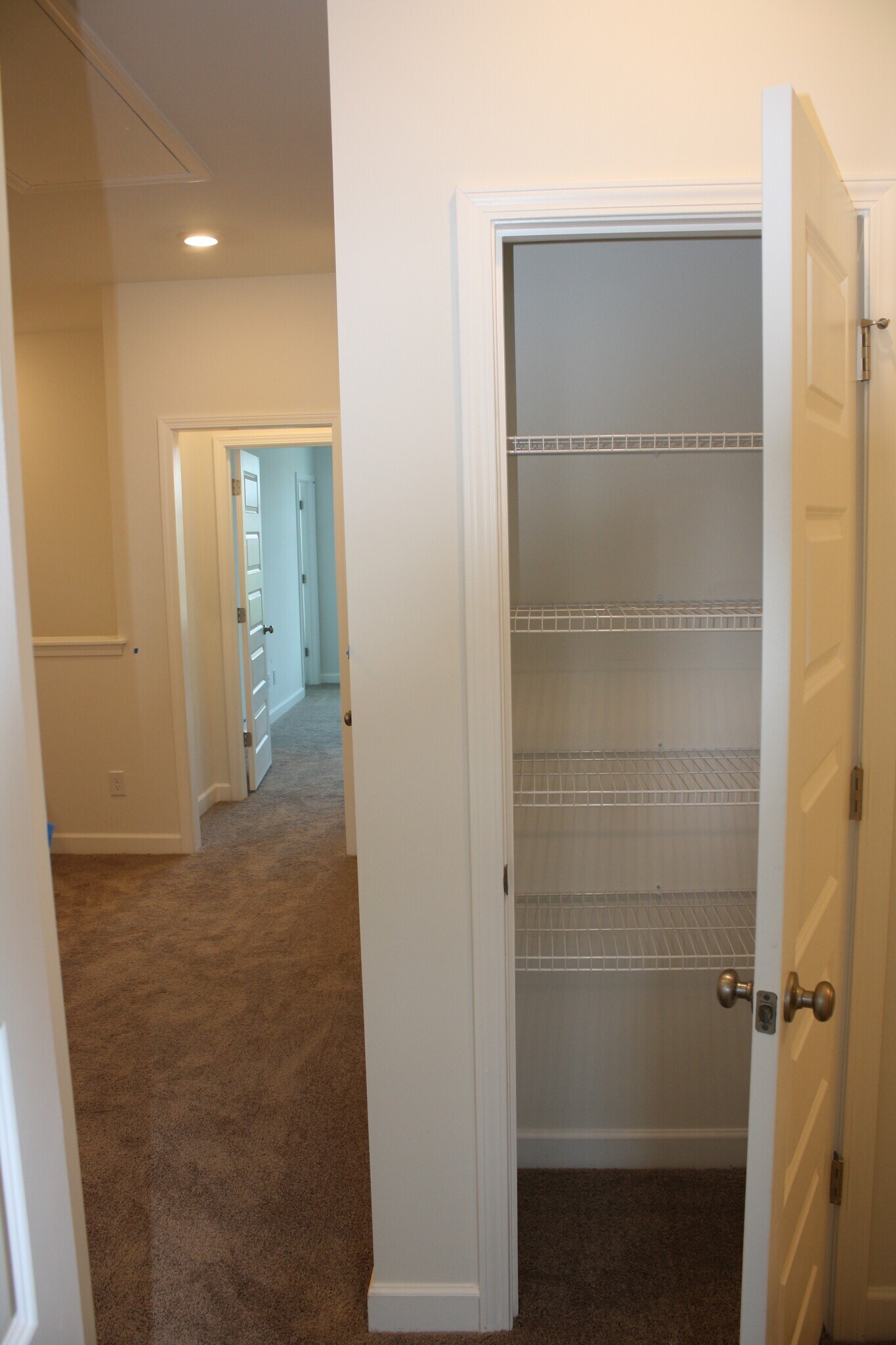 Building Photo - 7803 Flatrock Park Dr