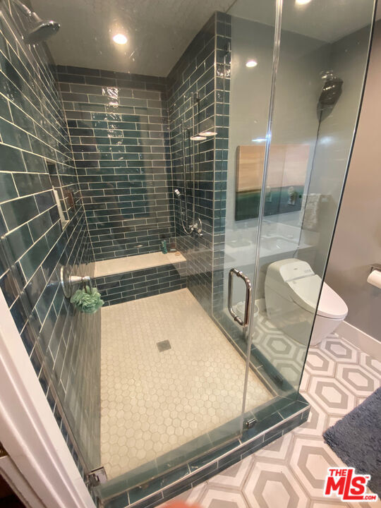 Building Photo - 1202 N Poinsettia Pl