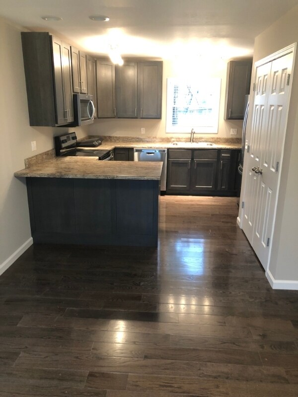 Building Photo - 1355 Charleston Ave