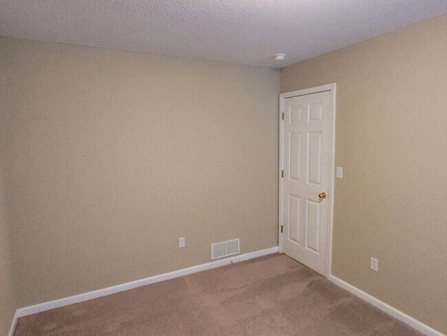 Building Photo - 2409 Bentley Ct