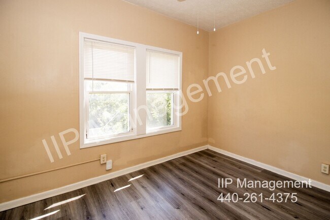 Building Photo - 3297 W 110th St