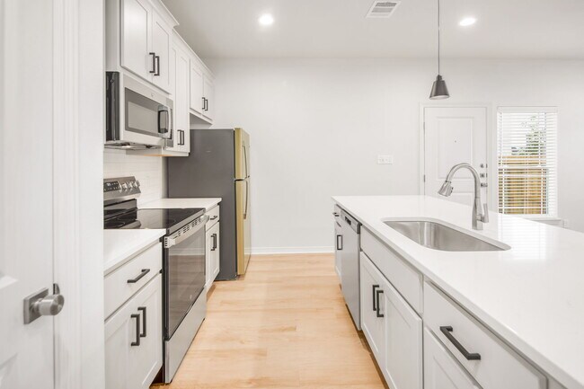 Building Photo - 203 Park Pl